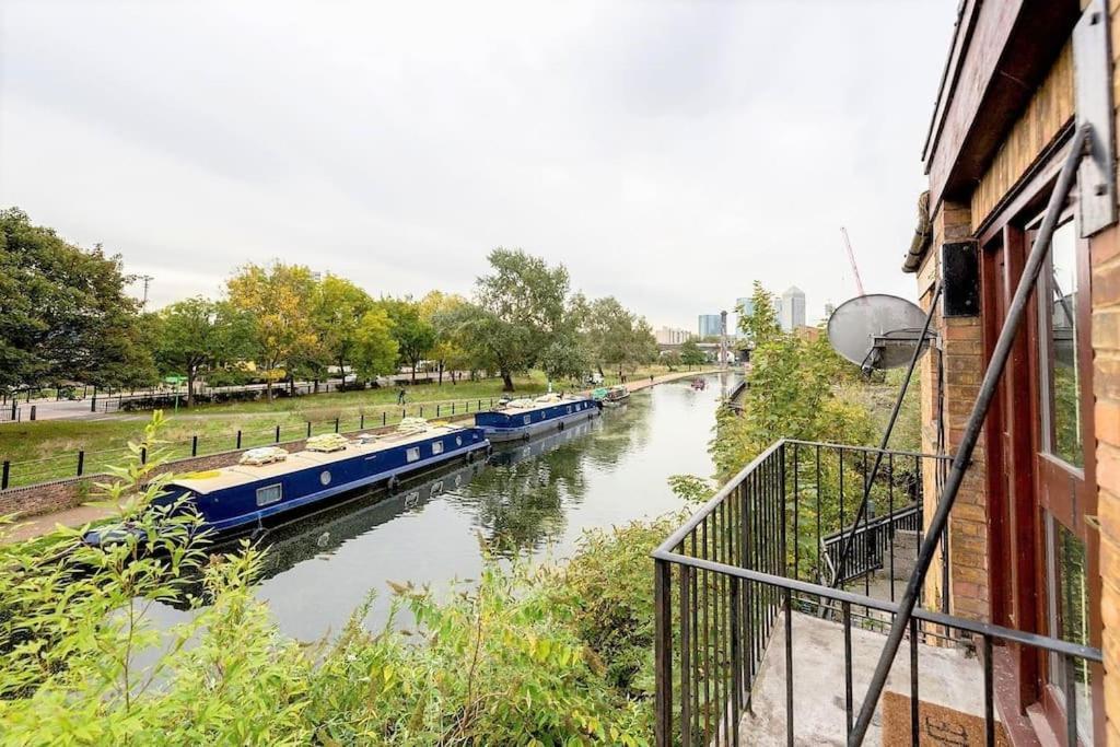 Amazing Location - City Of London- 2 Bedroom Stunning Canal View House With Private Garden,Parking & Balcony Londres Exterior foto