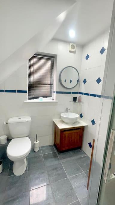 Amazing Location - City Of London- 2 Bedroom Stunning Canal View House With Private Garden,Parking & Balcony Londres Exterior foto