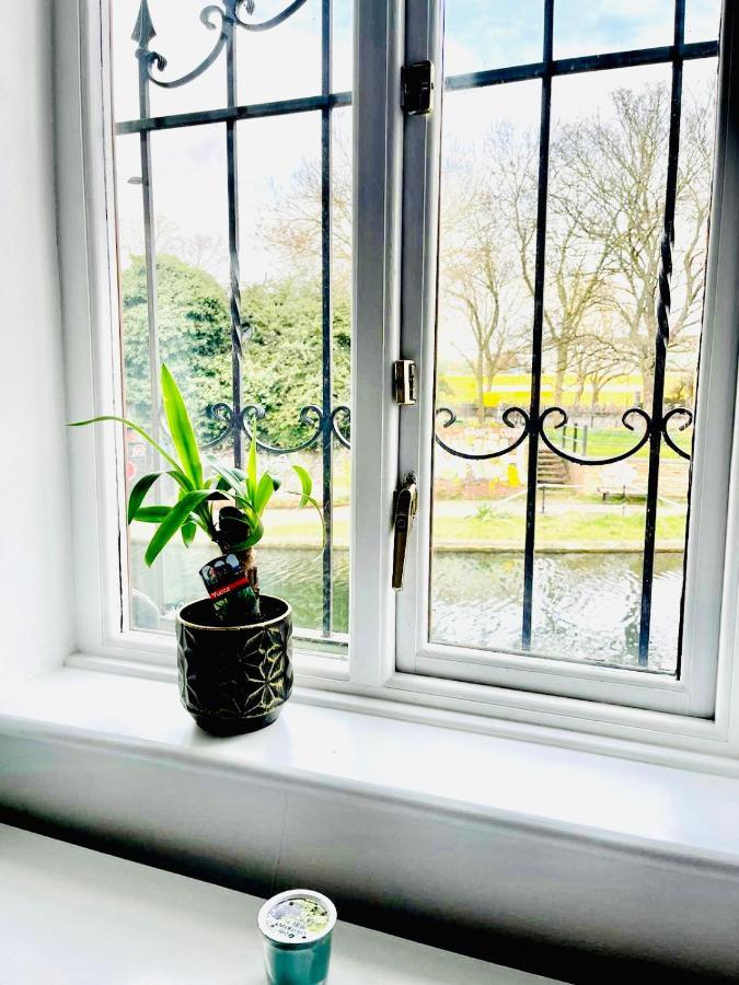 Amazing Location - City Of London- 2 Bedroom Stunning Canal View House With Private Garden,Parking & Balcony Londres Exterior foto