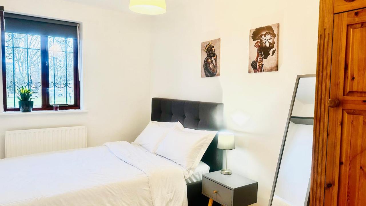Amazing Location - City Of London- 2 Bedroom Stunning Canal View House With Private Garden,Parking & Balcony Londres Exterior foto