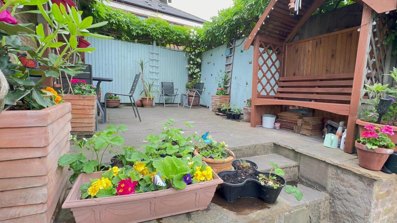 Amazing Location - City Of London- 2 Bedroom Stunning Canal View House With Private Garden,Parking & Balcony Londres Exterior foto