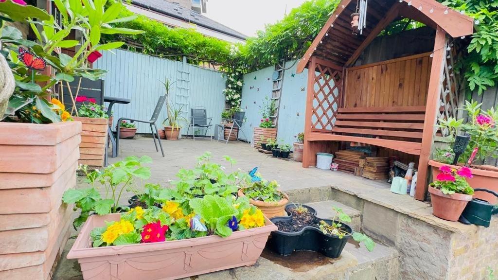 Amazing Location - City Of London- 2 Bedroom Stunning Canal View House With Private Garden,Parking & Balcony Londres Exterior foto