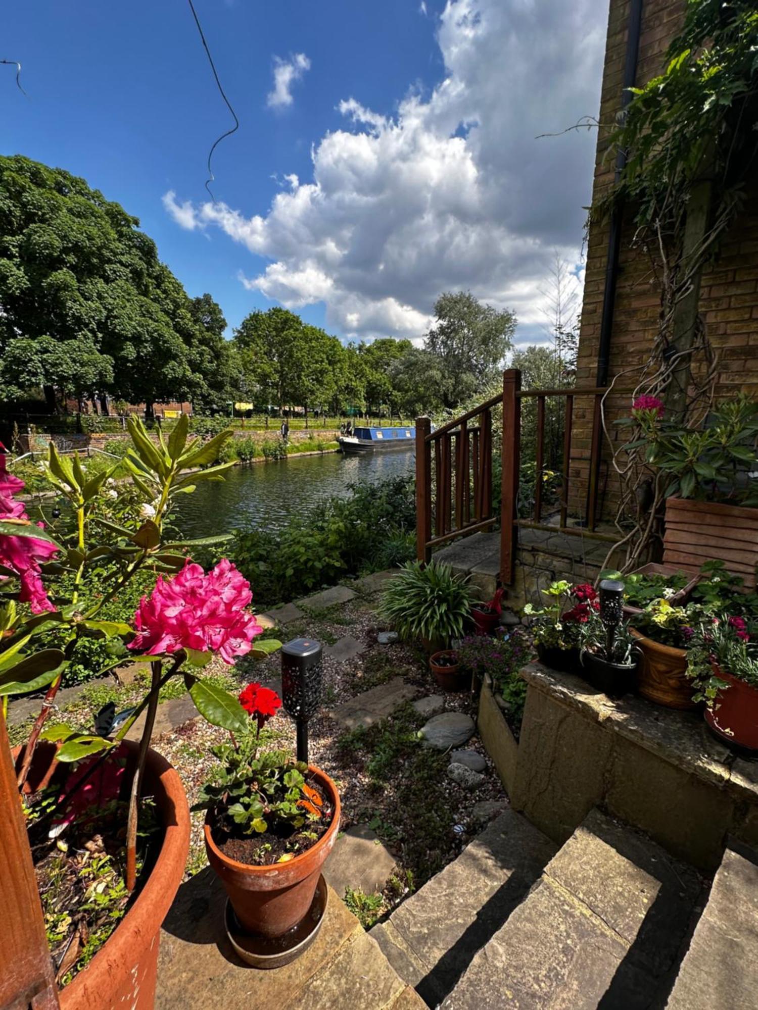 Amazing Location - City Of London- 2 Bedroom Stunning Canal View House With Private Garden,Parking & Balcony Londres Exterior foto
