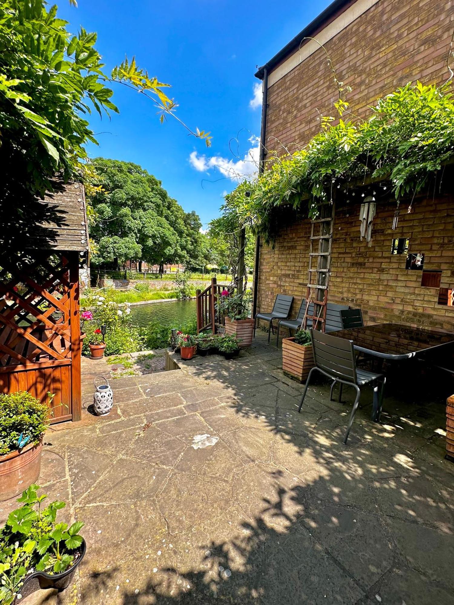 Amazing Location - City Of London- 2 Bedroom Stunning Canal View House With Private Garden,Parking & Balcony Londres Exterior foto